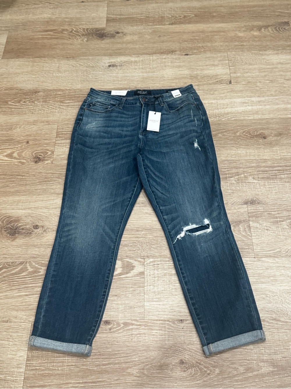 NWT Judy Blue High Waist Boyfriend Distressed Cuffed Jeans Size 15/32
